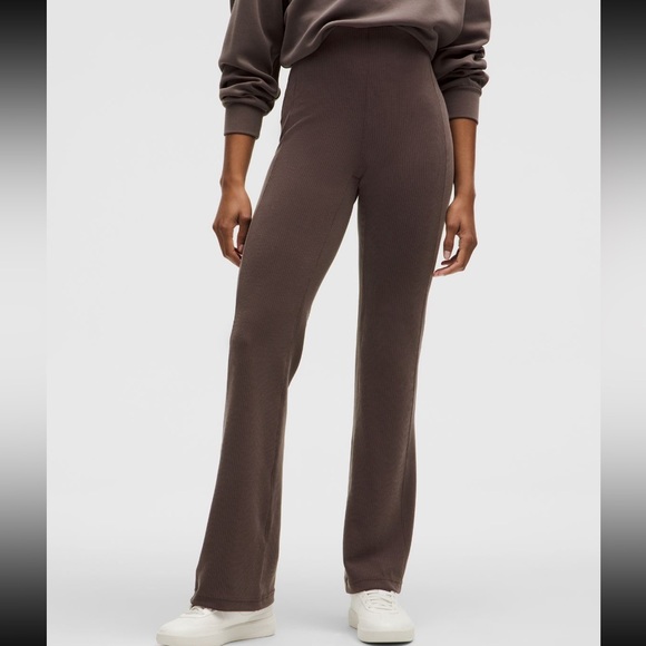 NWT Lululemon Ribbed Softstreme Flared Pant *regular espresso color size 10 - Picture 1 of 8